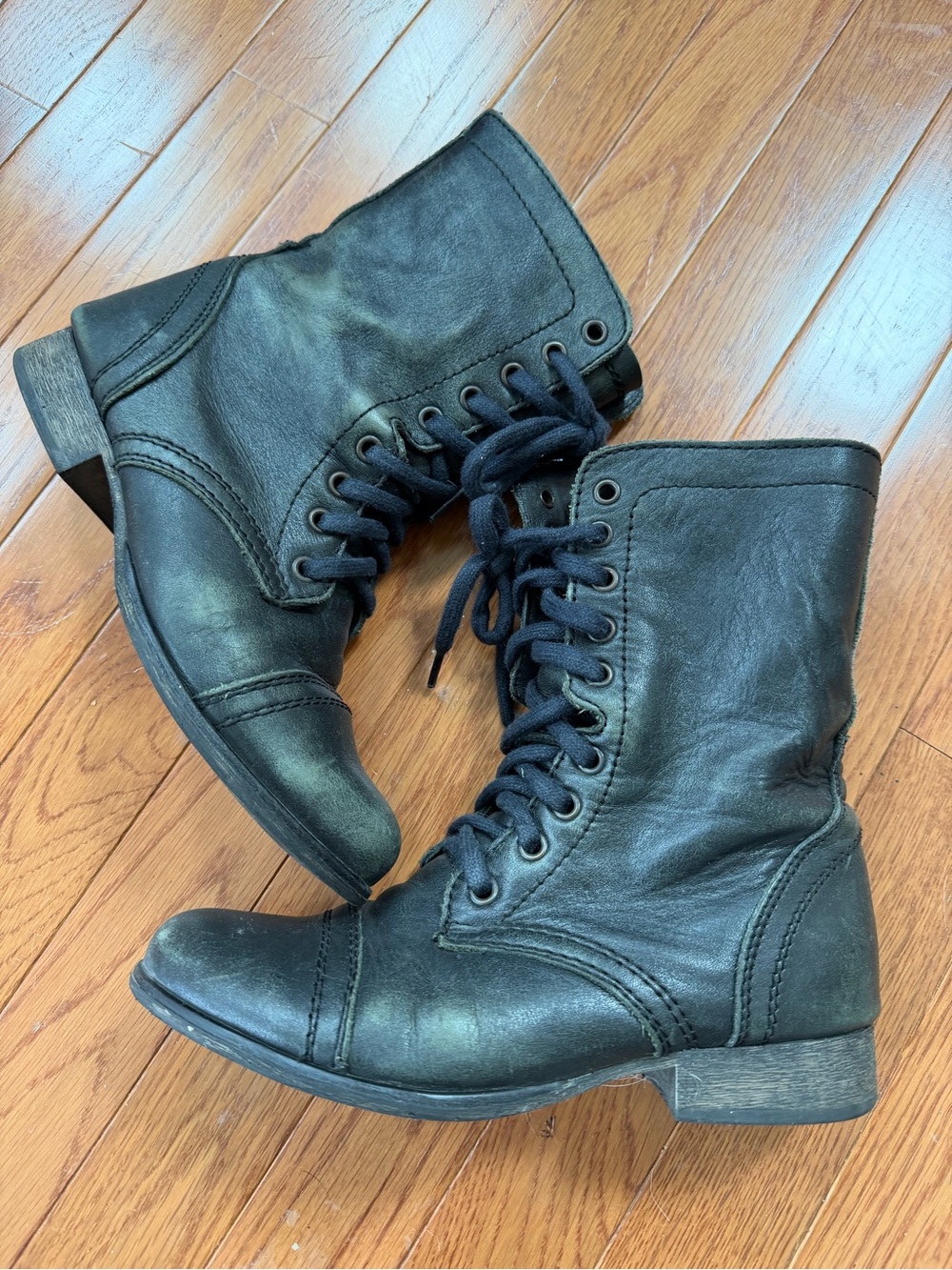 Steve Madden Troopa size 6 black boots combat